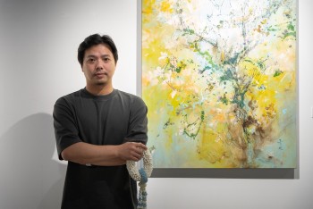 นิทรรศการ “Stillness in Bloom” โดย  Yu Chuan Chang จากพวงมาลัยสู่จิตรกรรมดอกไม้ที่เปลี่ยนความงามชั่วครู่ให้กลายเป็นนิรันดร์